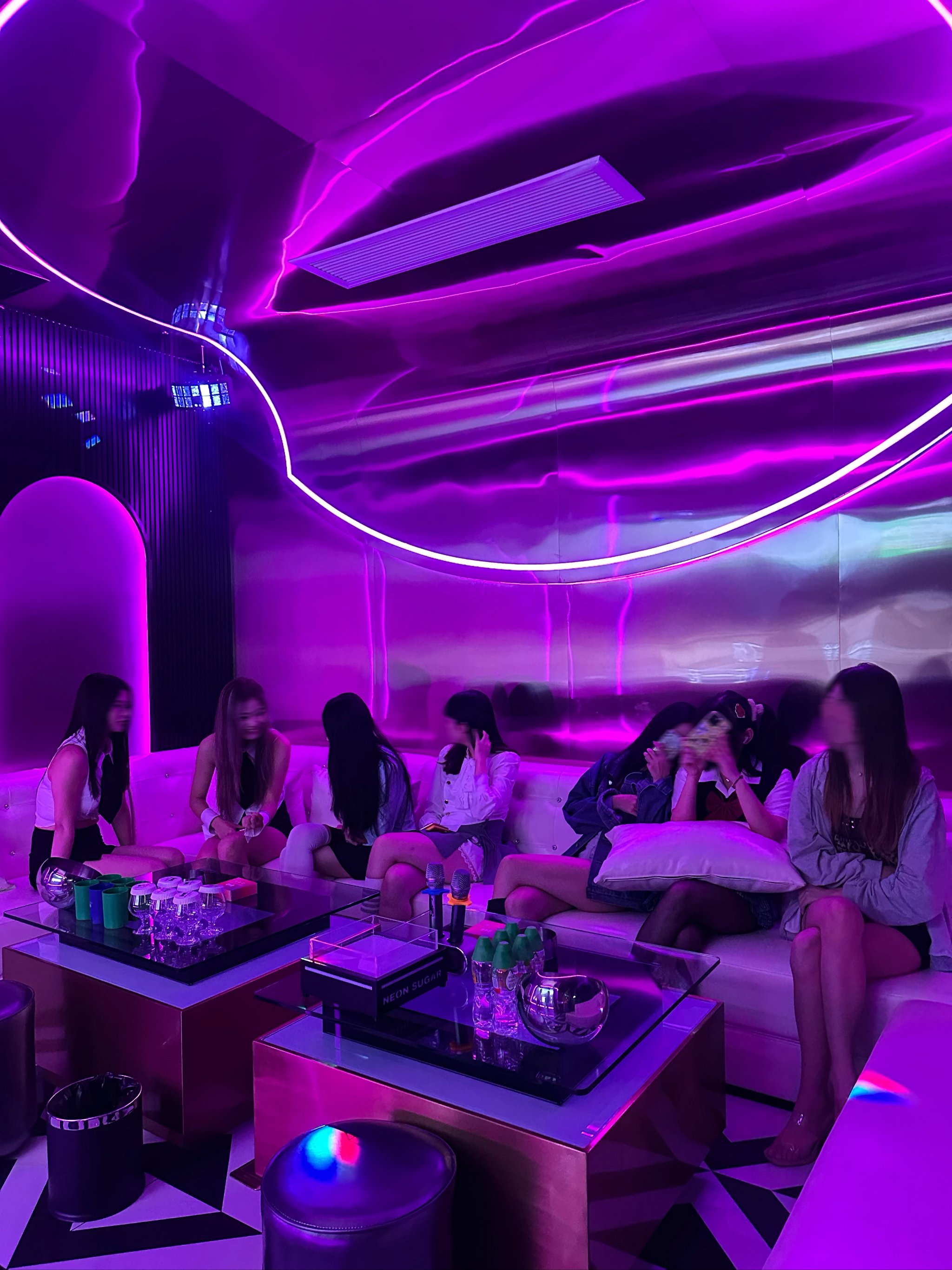 雅安商务ktv多少钱一个小时优惠介绍-宝兴县ktv预定